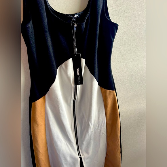 Fashion Nova sexy mini dress with front zipper tag still on - Picture 1 of 4